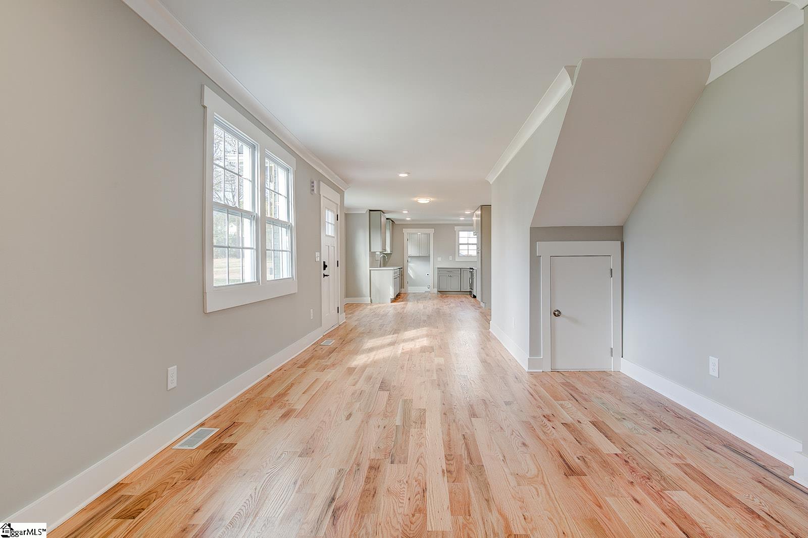 6 Collinson Road Greenville, SC 29605 - Photo 10 of 26 Gallery Image 10