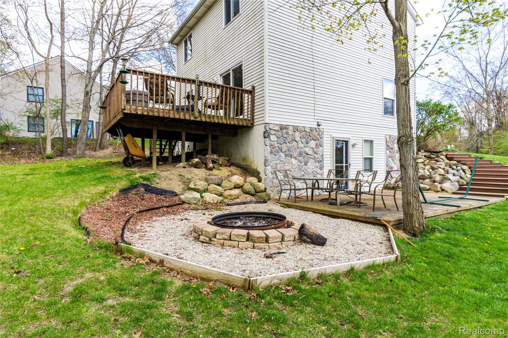 851 Oakcrest Road Howell, MI 48843 - Photo 24 of 26 Exteriors (8 of 12).jpg