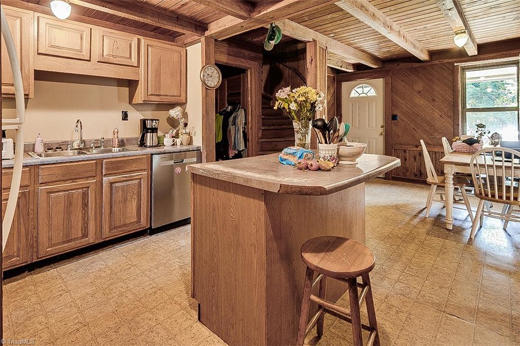 6620 Clyde King Road Seagrove, NC 27341 - Photo 6 of 44