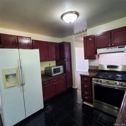 $299,888 | 3 Hook Road, Unit 32, Poughkeepsie, NY 12601