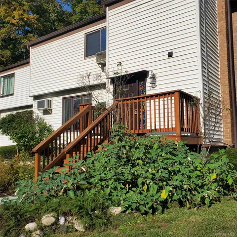 $299,888 | 3 Hook Road, Unit 32, Poughkeepsie, NY 12601