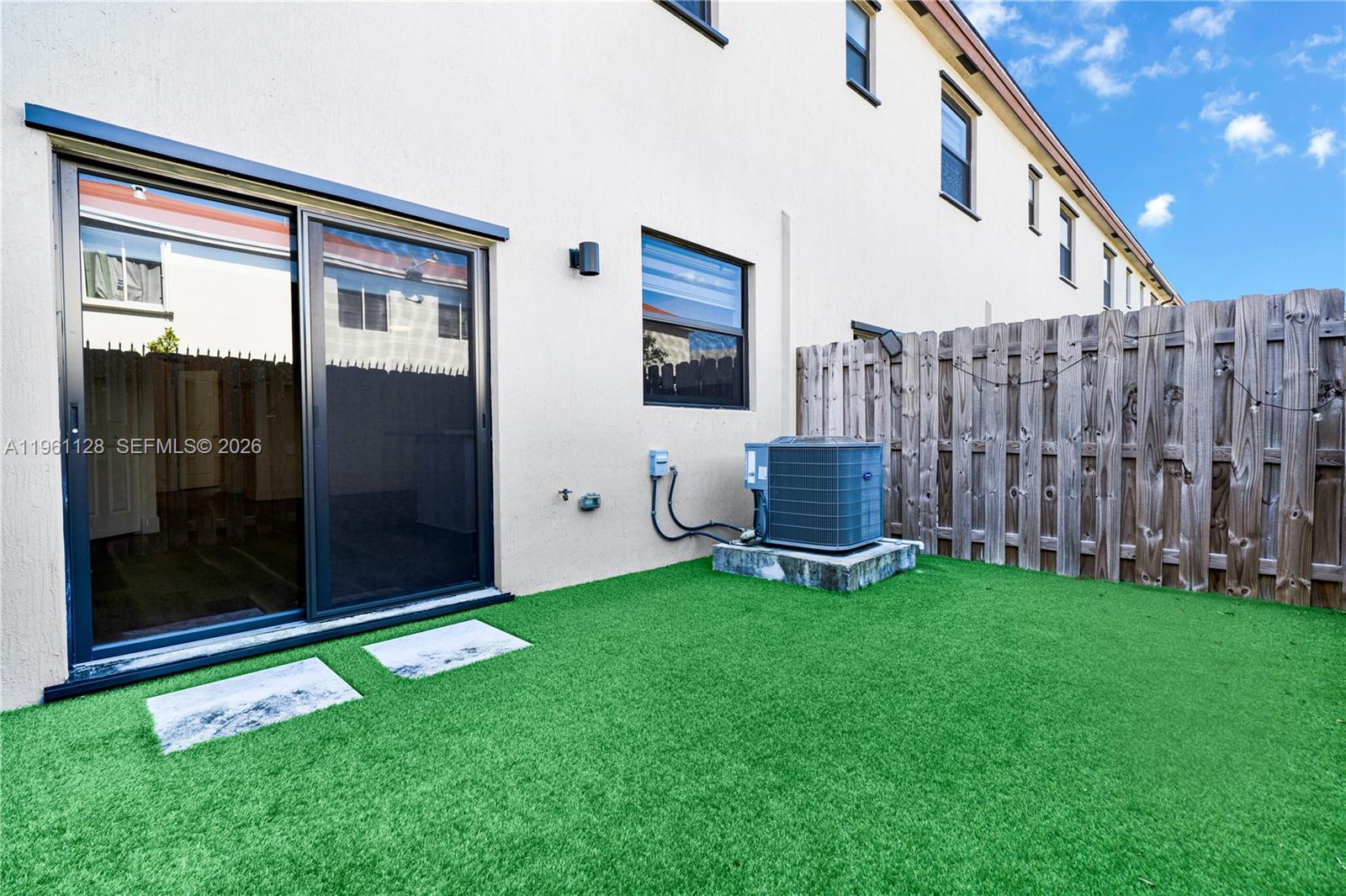 859 Northeast 211th Street Miami, FL 33179 - Photo 14 of 34