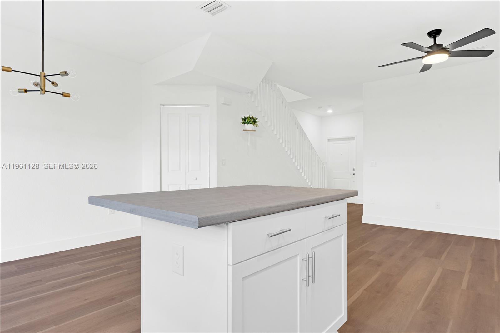 859 Northeast 211th Street Miami, FL 33179 - Photo 16 of 34