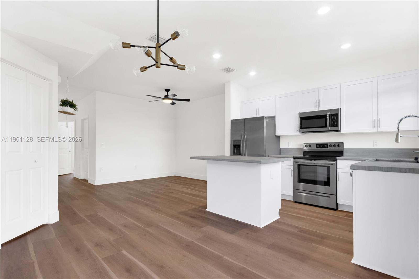 859 Northeast 211th Street Miami, FL 33179 - Photo 17 of 34