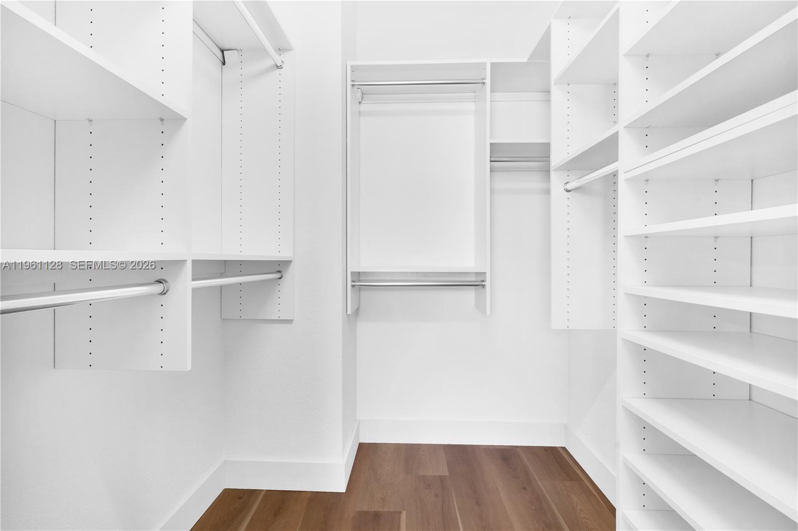 859 Northeast 211th Street Miami, FL 33179 - Photo 24 of 34