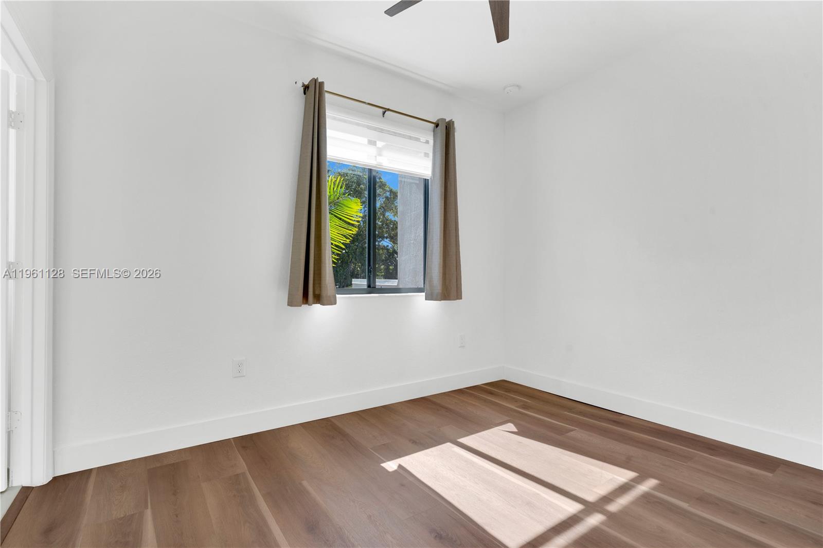 859 Northeast 211th Street Miami, FL 33179 - Photo 28 of 34