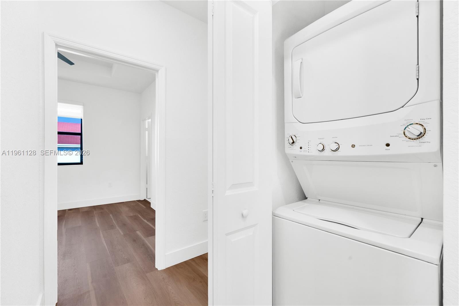 859 Northeast 211th Street Miami, FL 33179 - Photo 32 of 34