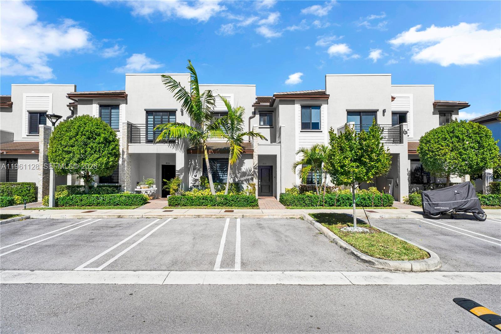 859 Northeast 211th Street Miami, FL 33179 - Photo 33 of 34