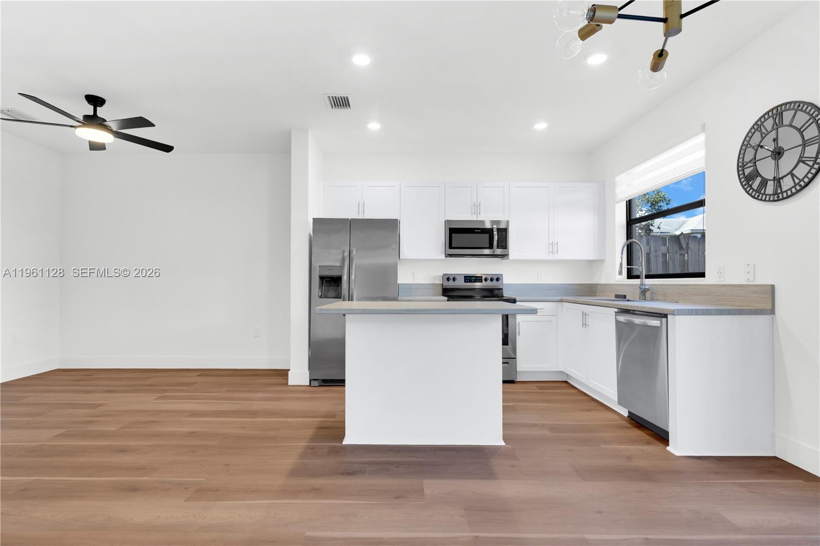 859 Northeast 211th Street Miami, FL 33179 - Photo 4 of 34