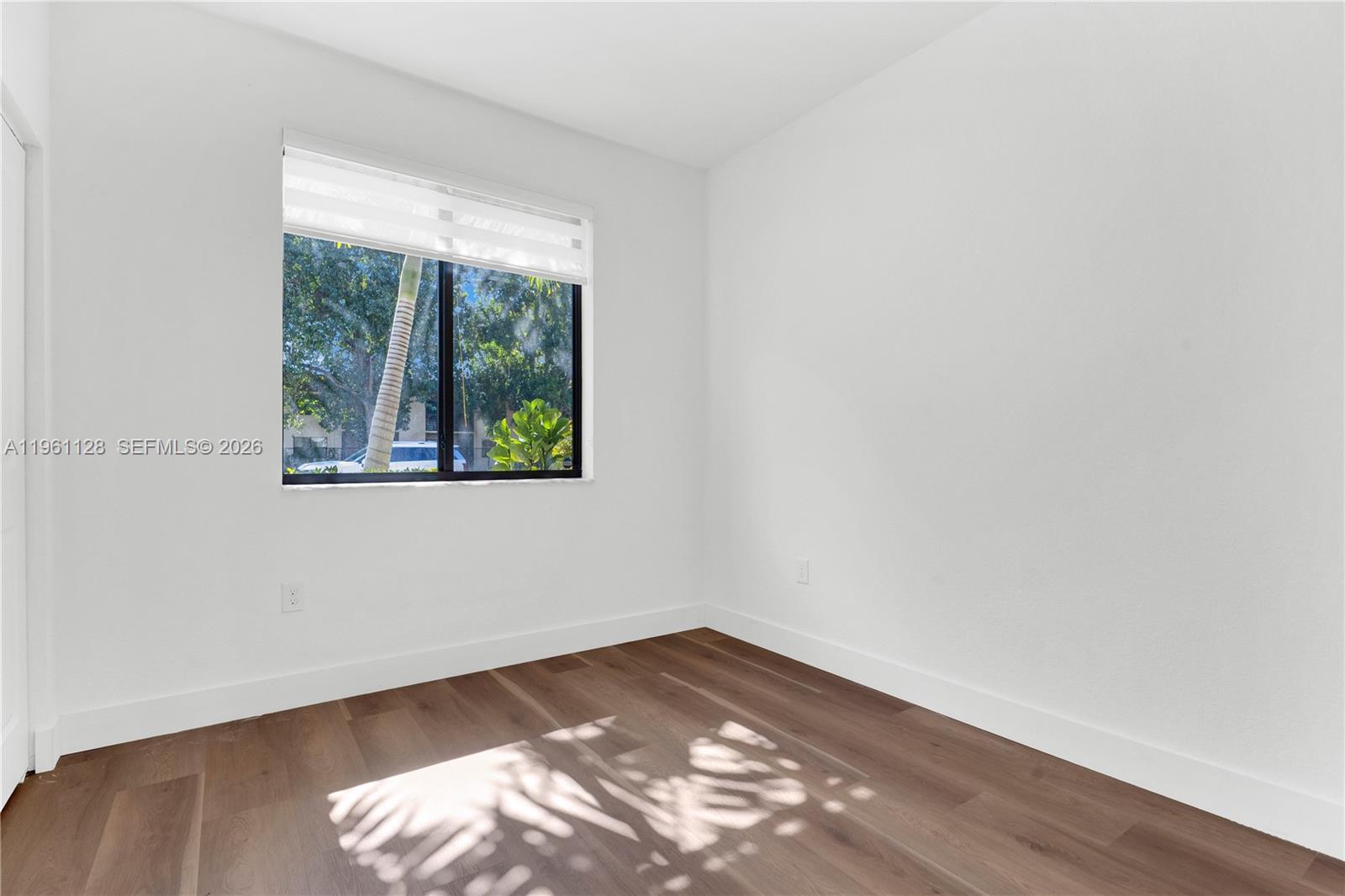 859 Northeast 211th Street Miami, FL 33179 - Photo 6 of 34