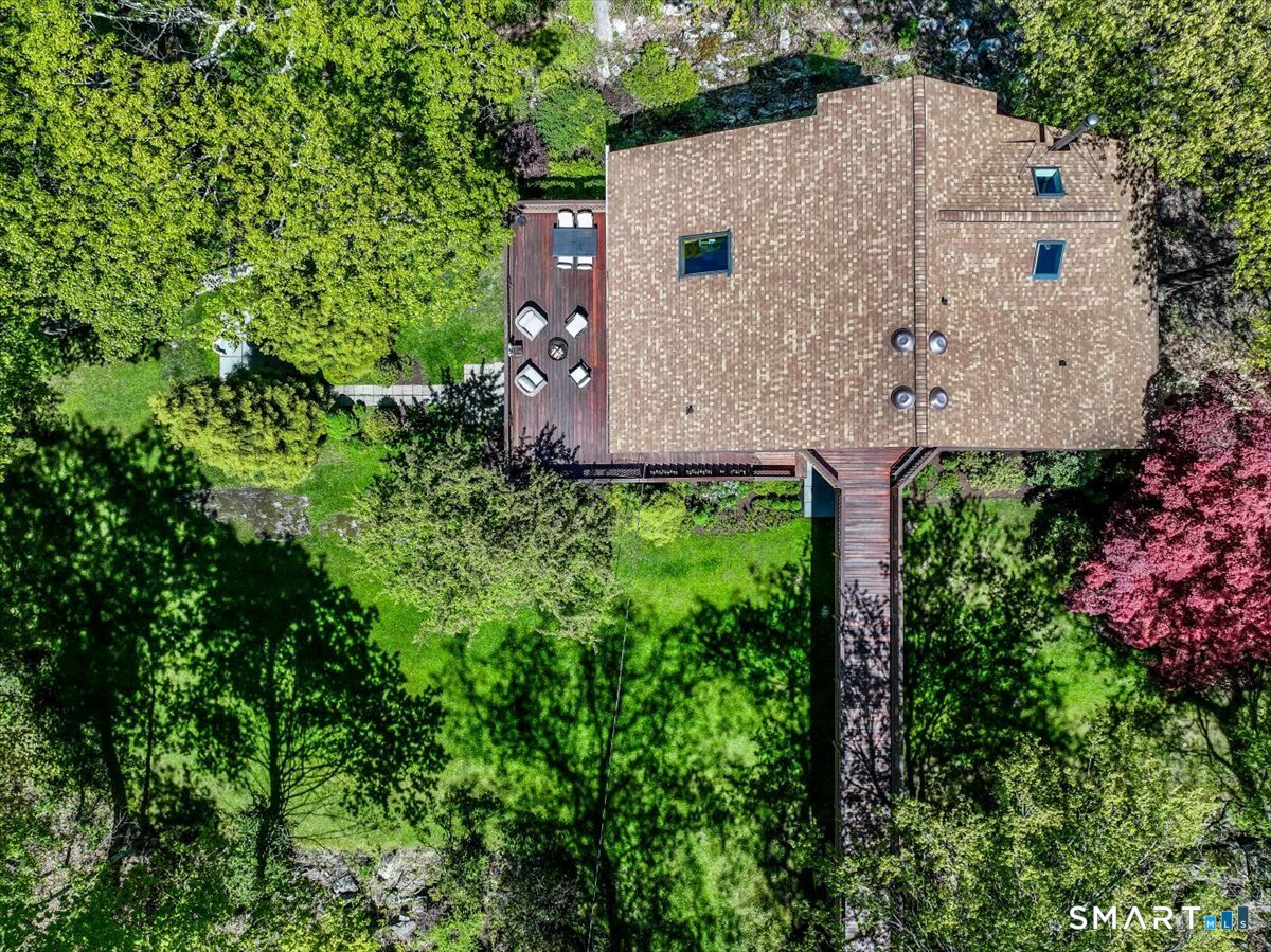 10 Hillcrest Court Ridgefield, CT 06877 - Photo 3 of 40