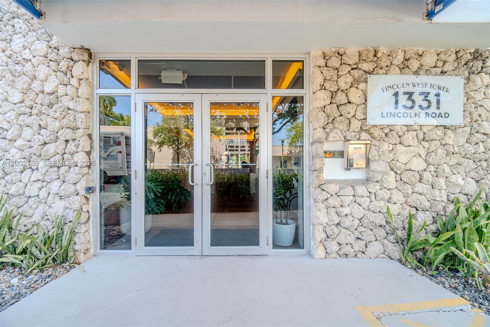 1331 Lincoln Road, Unit 804 Miami Beach, FL 33139 - Photo 2 of 21