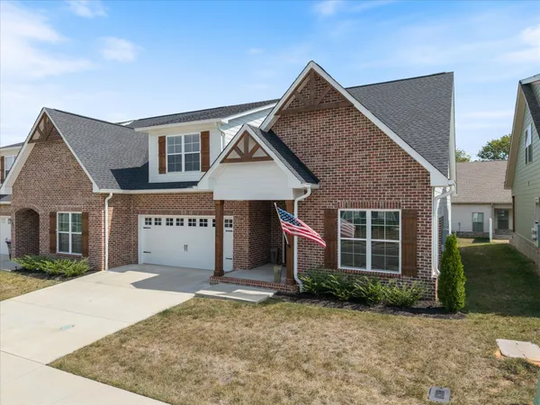 a view of entryway front of house