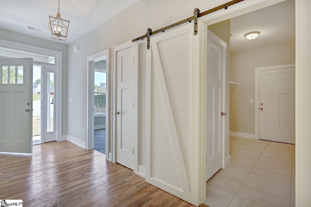 901 Log Shoals Road Greenville, SC 29607 - Photo 3 of 22