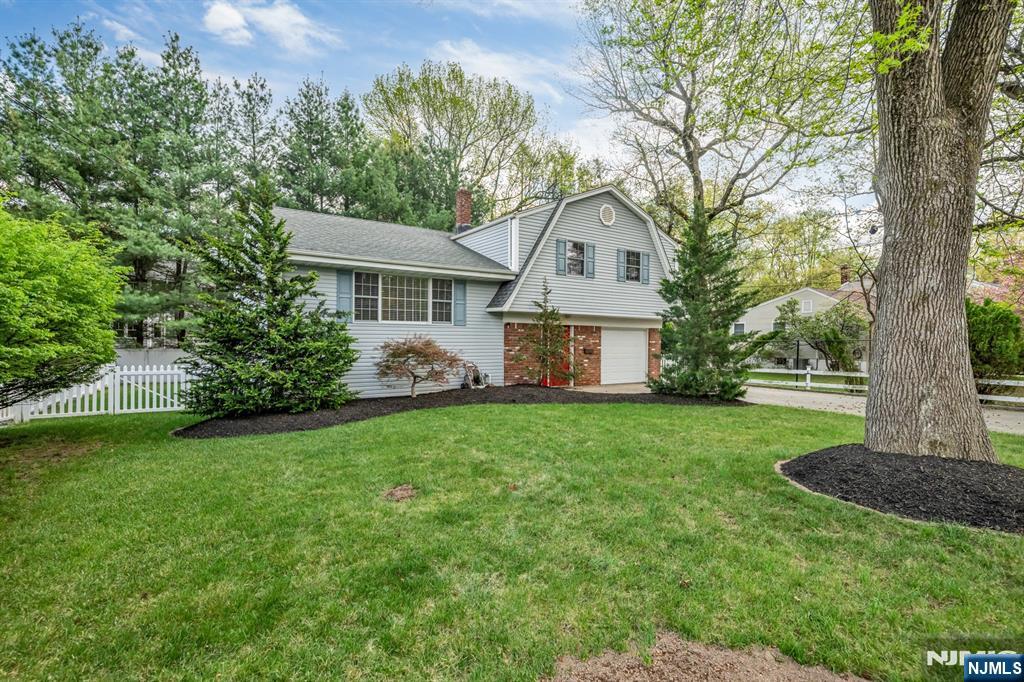 364 Knickerbocker Road Cresskill, NJ 07626 - Photo 2 of 45