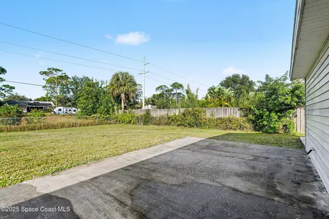 $227,500 | 1026 Camden Avenue Northwest, Palm Bay, FL 32907