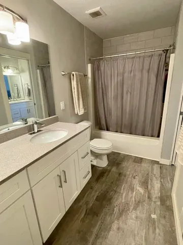 $1,900 | 7014 South Cannon Pl Drive, Unit 16, Rockford, MI 49341