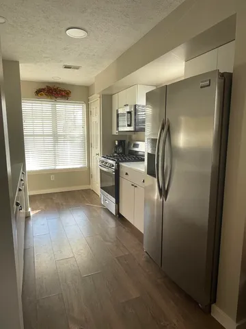 $1,900 | 7014 South Cannon Pl Drive, Unit 16, Rockford, MI 49341