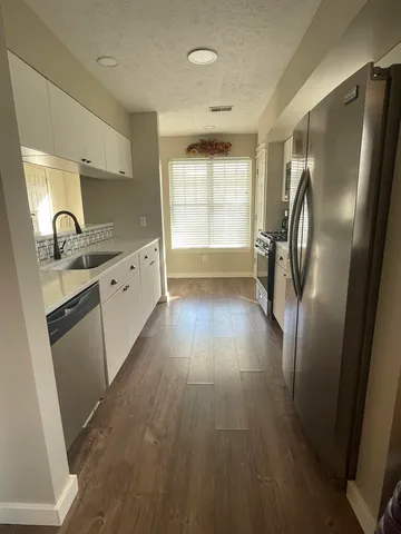 $1,900 | 7014 South Cannon Pl Drive, Unit 16, Rockford, MI 49341