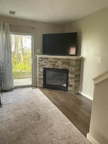 $1,900 | 7014 South Cannon Pl Drive, Unit 16, Rockford, MI 49341