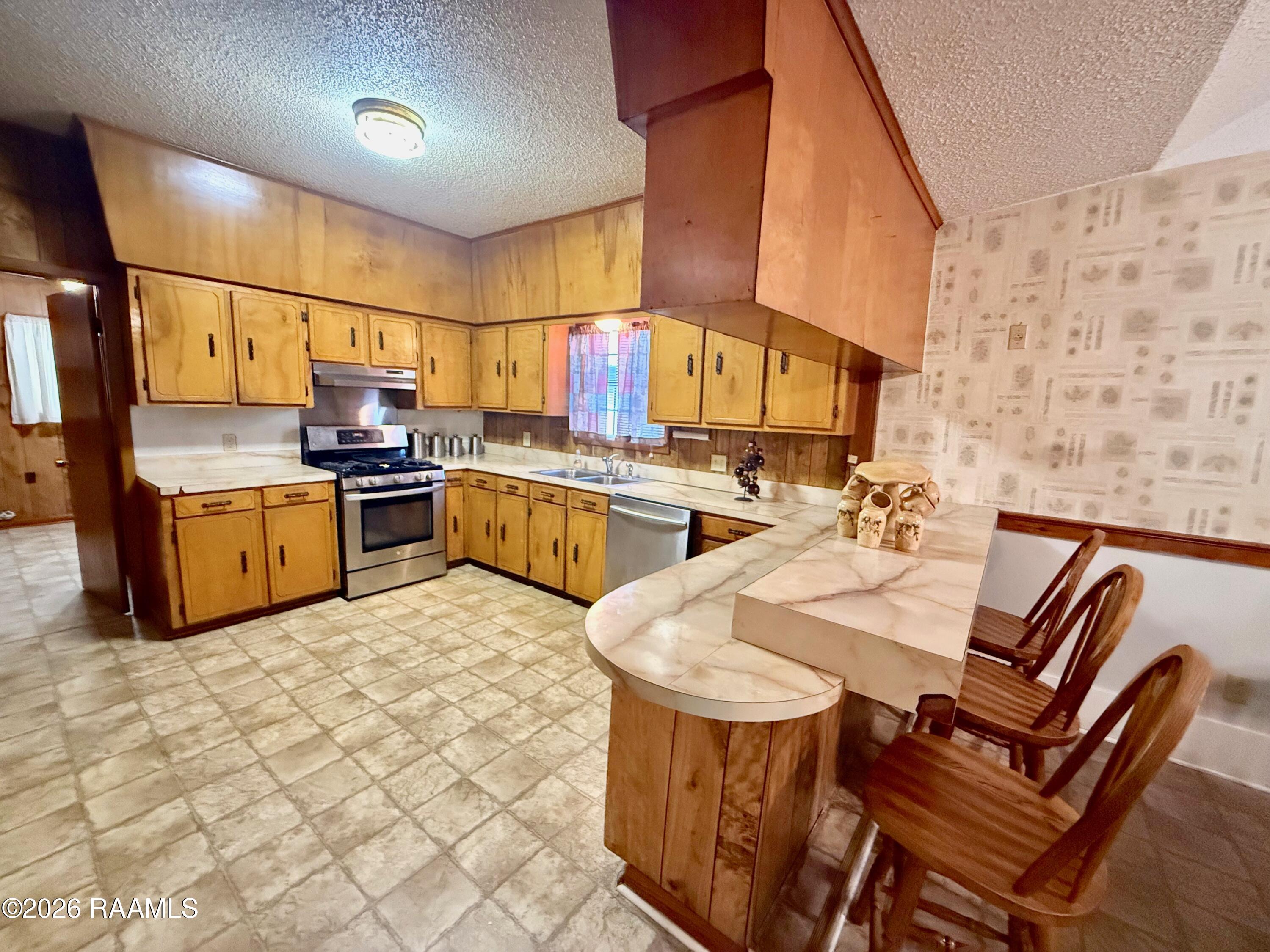 9217 Harold Landry Road New Iberia, LA 70563 - Photo 11 of 42 kitchen
