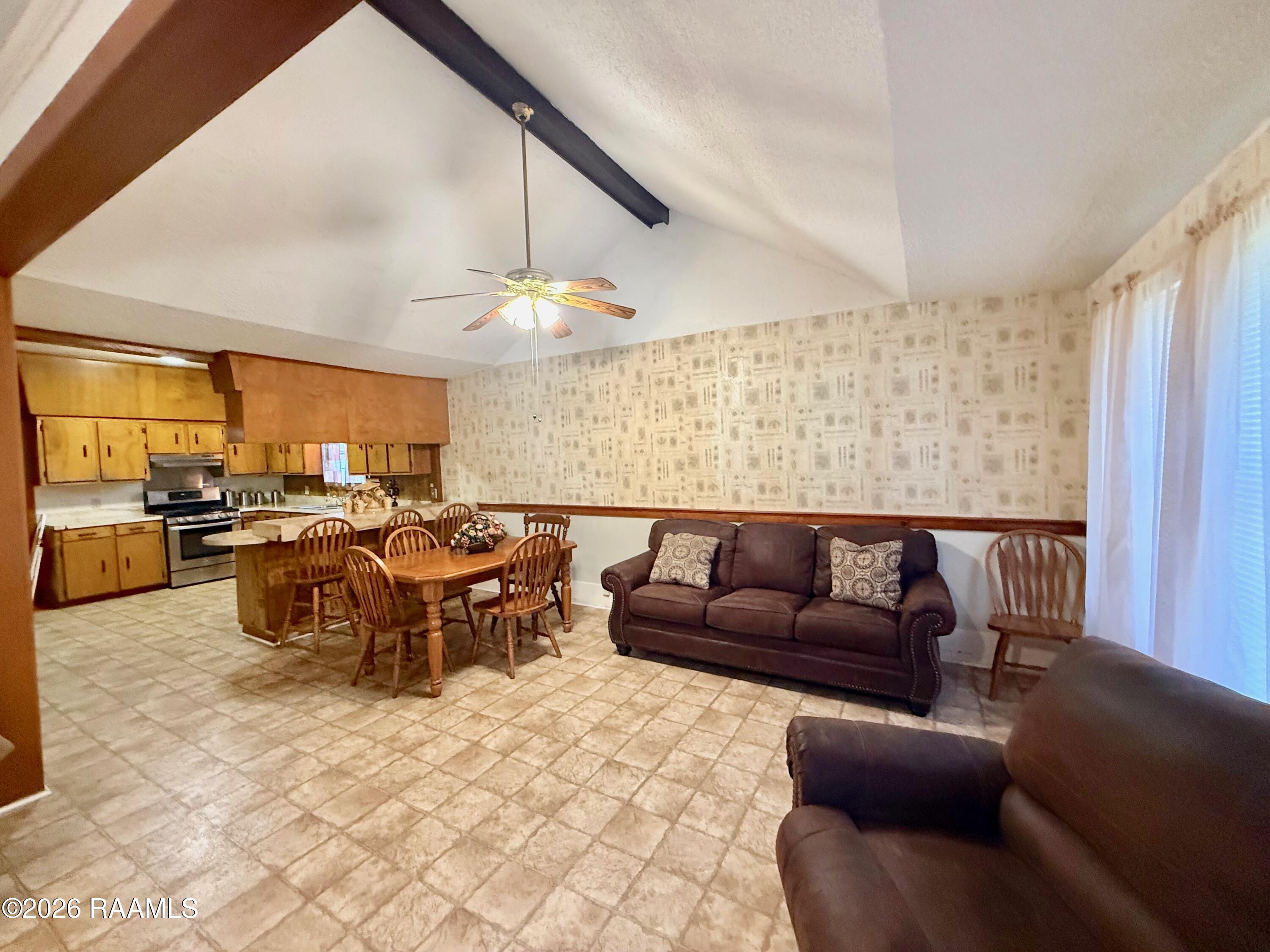 9217 Harold Landry Road New Iberia, LA 70563 - Photo 17 of 42 living room