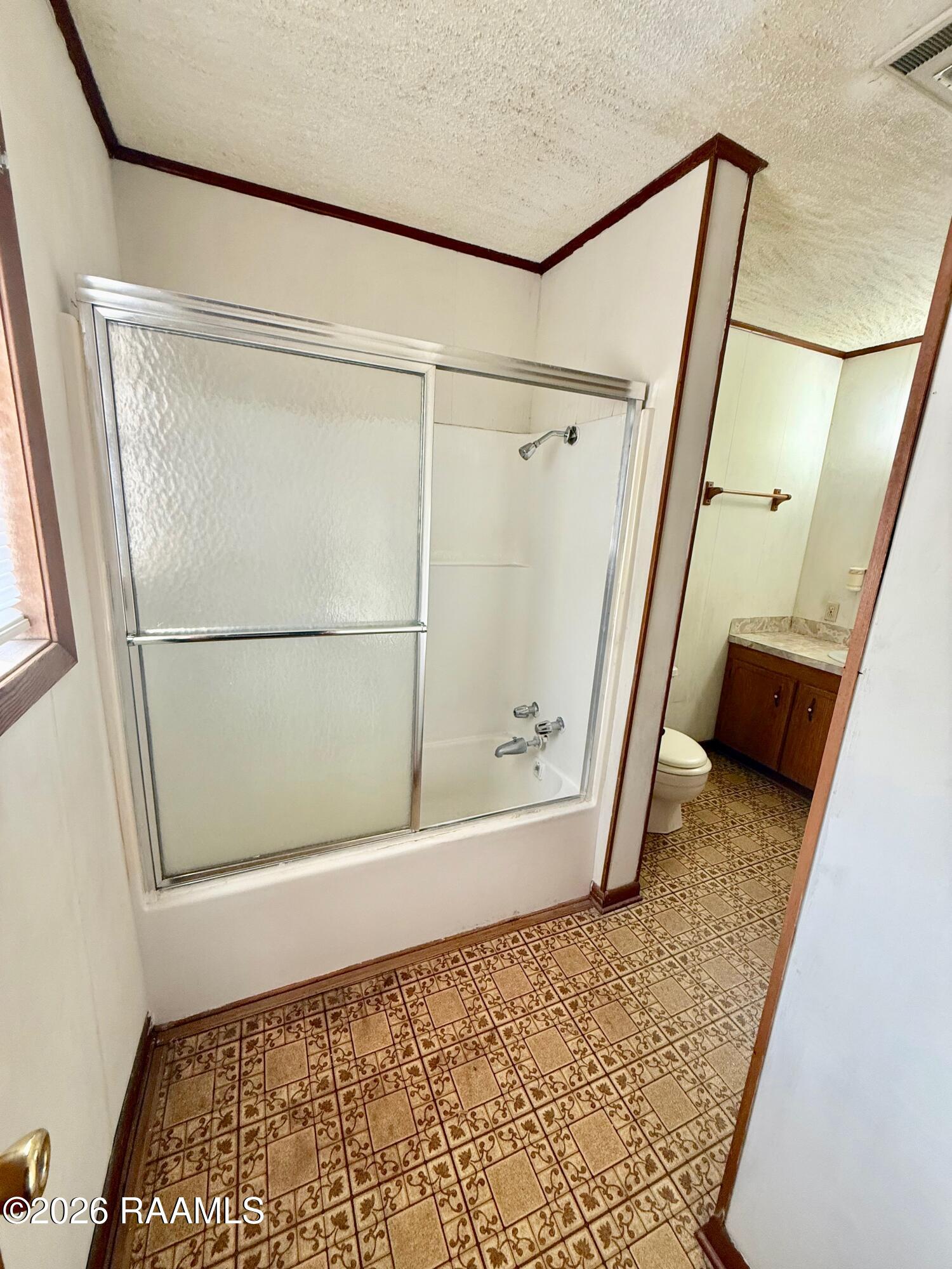 9217 Harold Landry Road New Iberia, LA 70563 - Photo 41 of 42 3rd bathroom