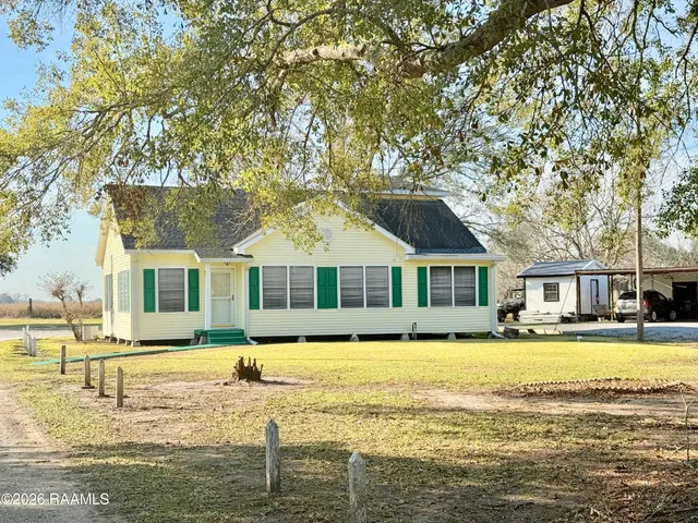 $227,000 | 9217 Harold Landry Road, New Iberia, LA 70563