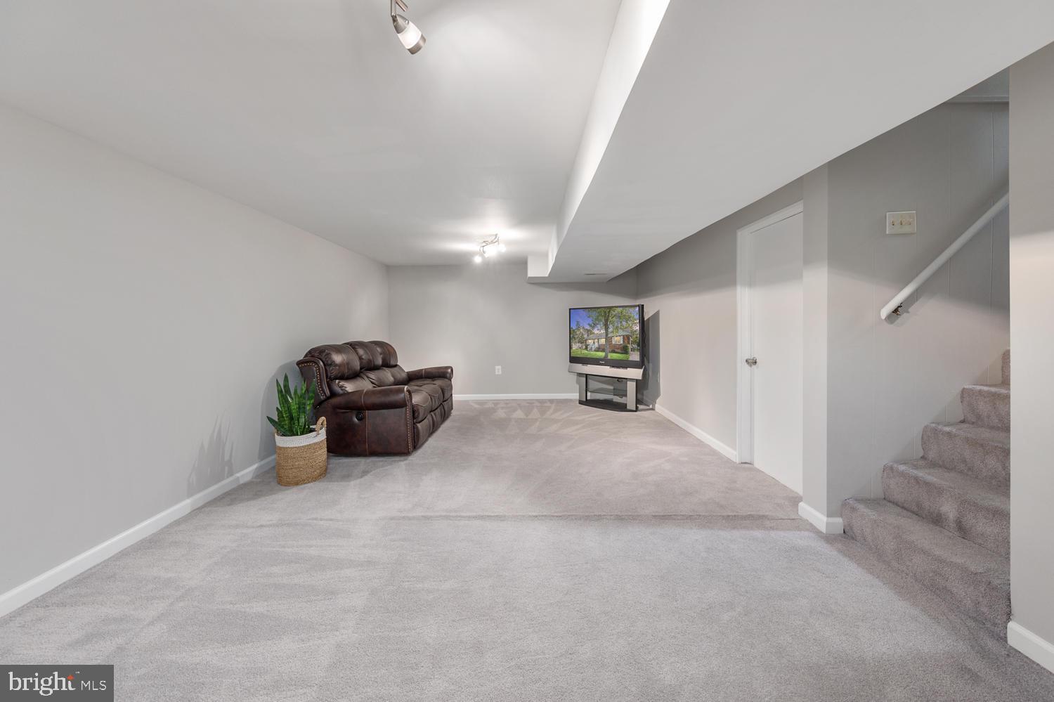 6015 Amherst Avenue Springfield, VA 22150 - Photo 25 of 40 Gallery Image 25