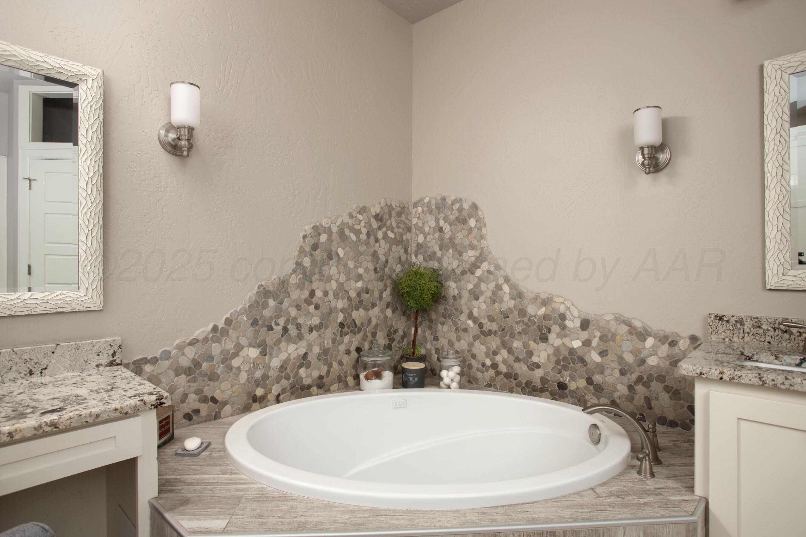 5708 Wesley Road Amarillo, TX 79119 - Photo 18 of 33 Master bath