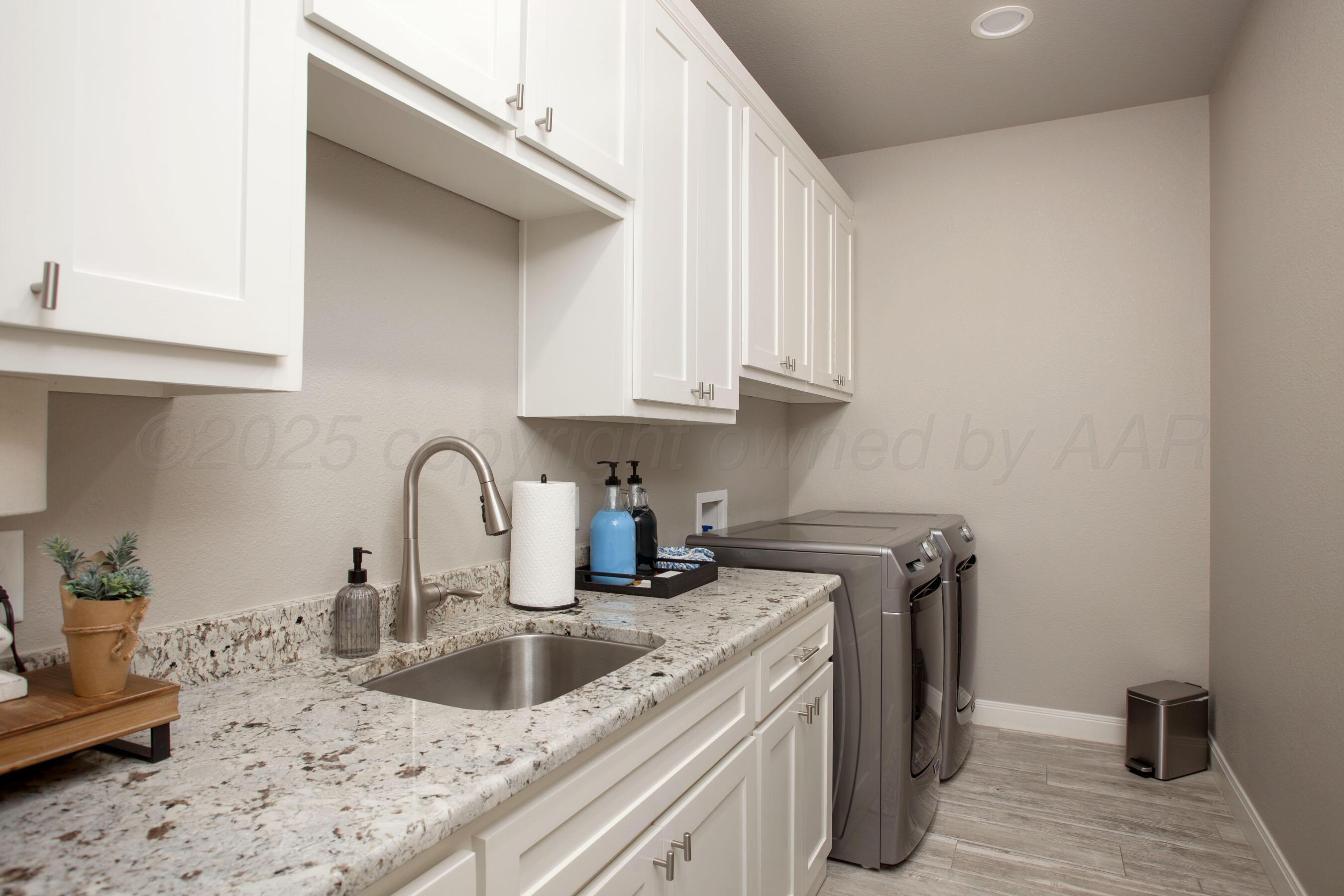 5708 Wesley Road Amarillo, TX 79119 - Photo 29 of 33 Laundry room