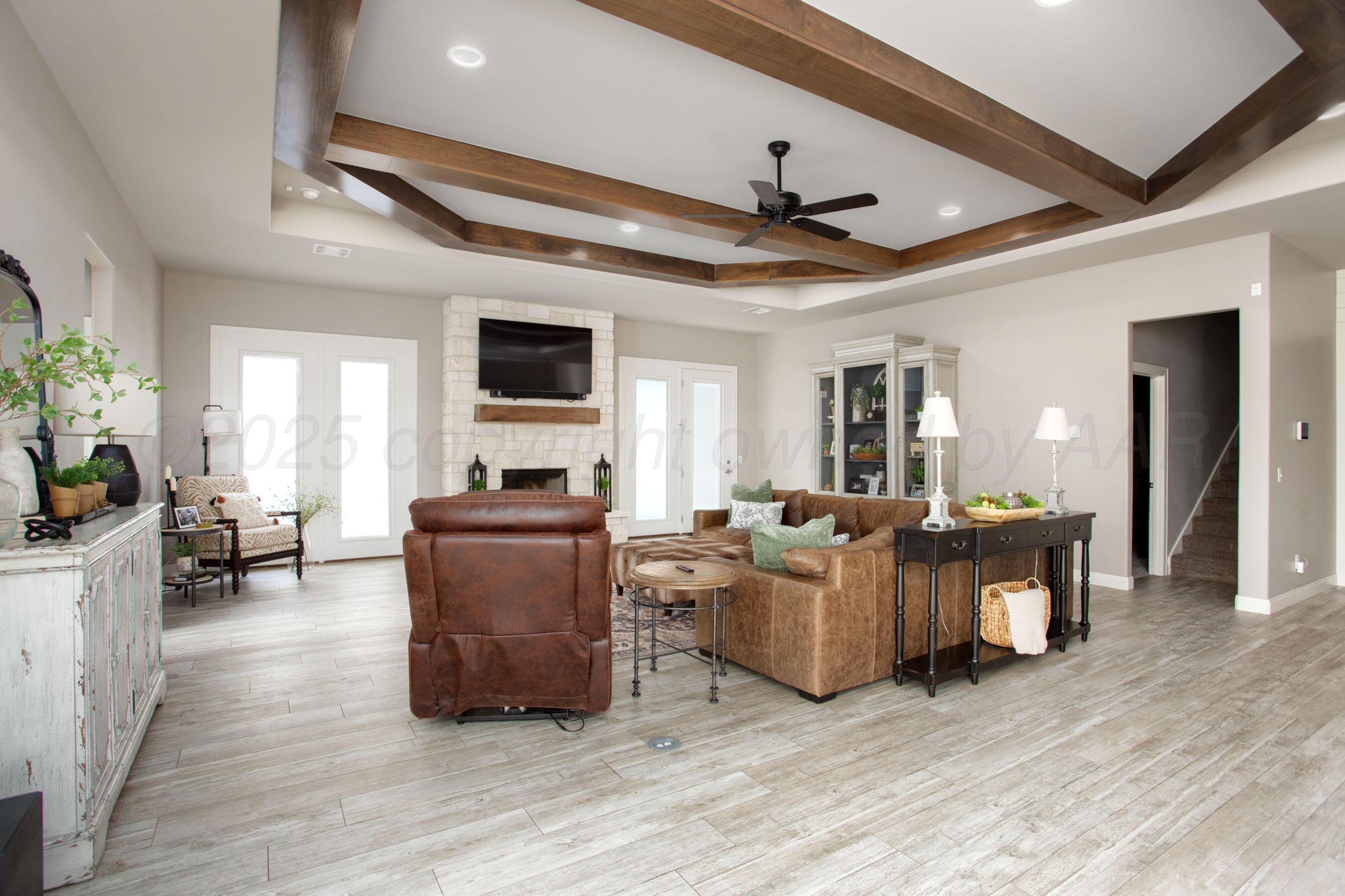 5708 Wesley Road Amarillo, TX 79119 - Photo 3 of 33 Living area