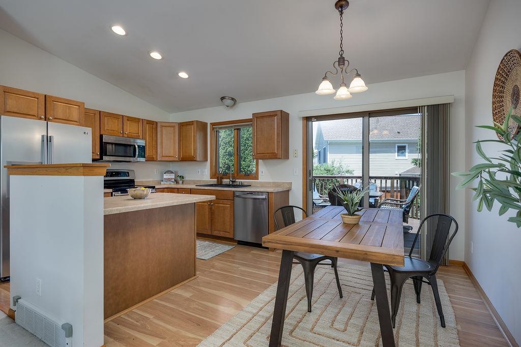 3533 Stonebridge Drive Madison, WI 53719 - Photo 14 of 43