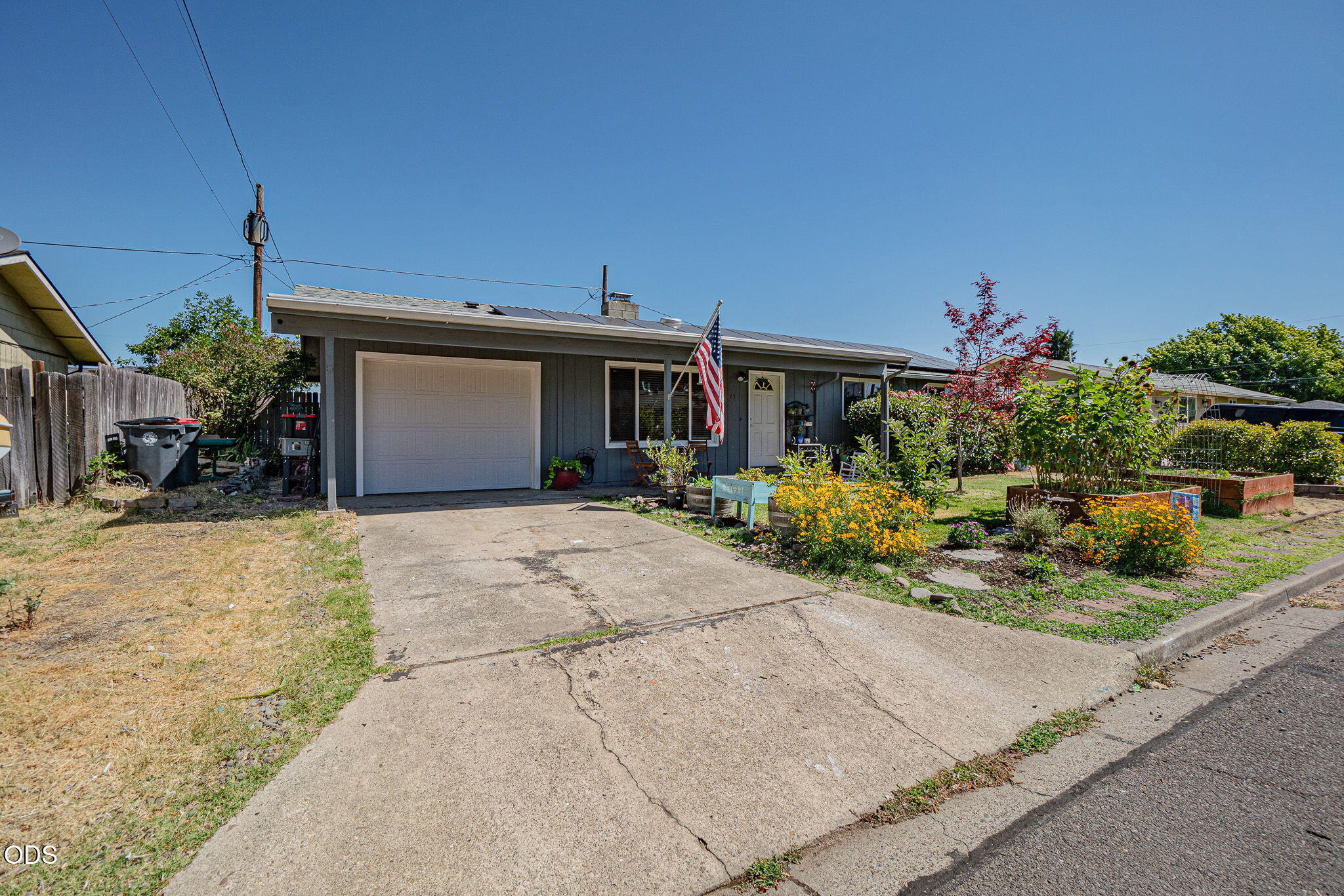45 Ashley Place Central Point, OR 97502 - Photo 2 of 20