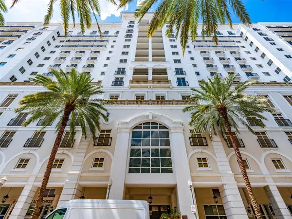 $2,950 | 10 Aragon Avenue, Unit 1013, Coral Gables, FL 33134
