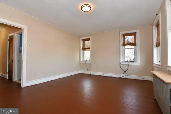 $1,600 | 5838-2 Henry Avenue, Philadelphia, PA 19128