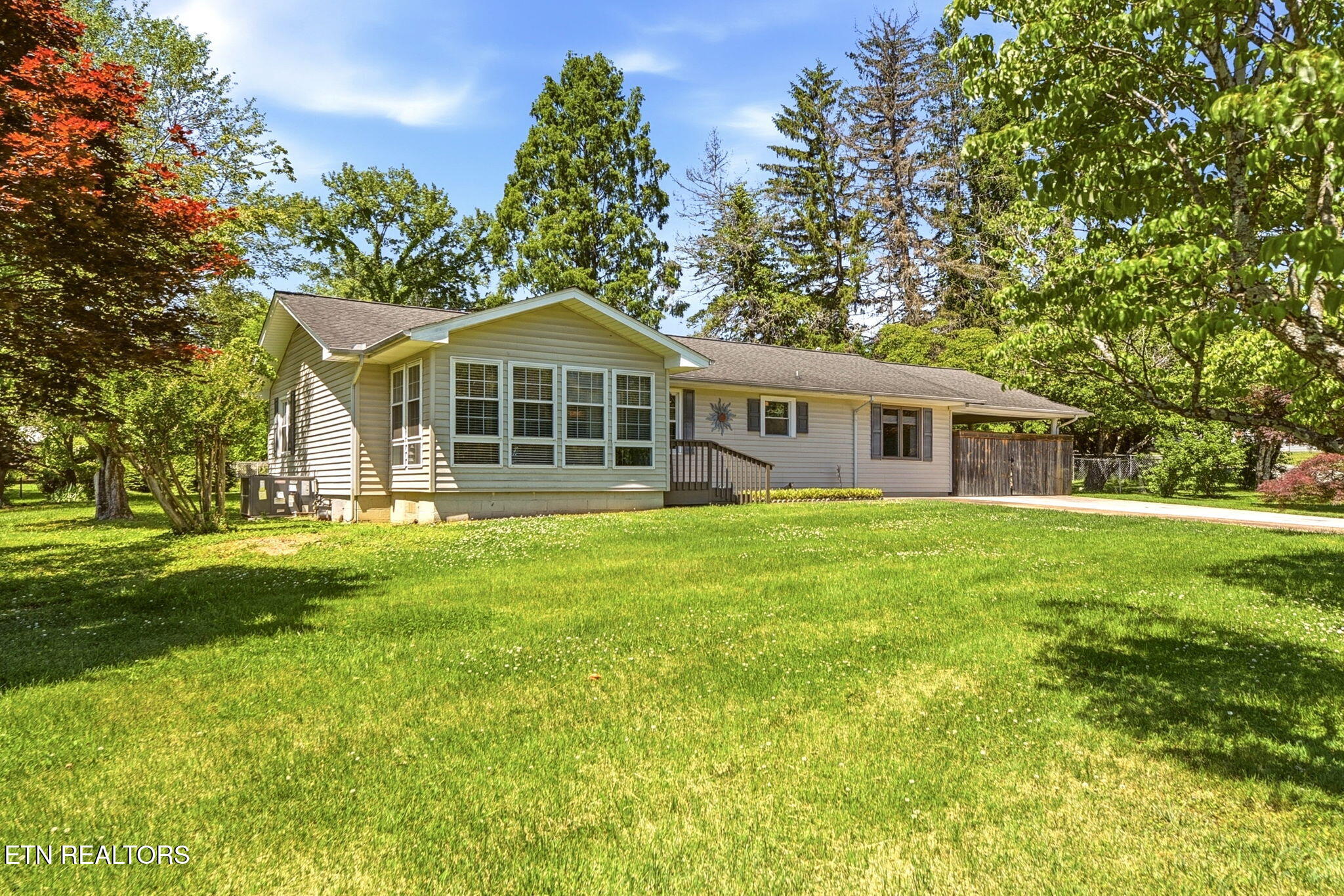 109 Washburn Circle Oak Ridge, TN 37830 - Photo 2 of 53 2-web-or-mls-DSC_7431