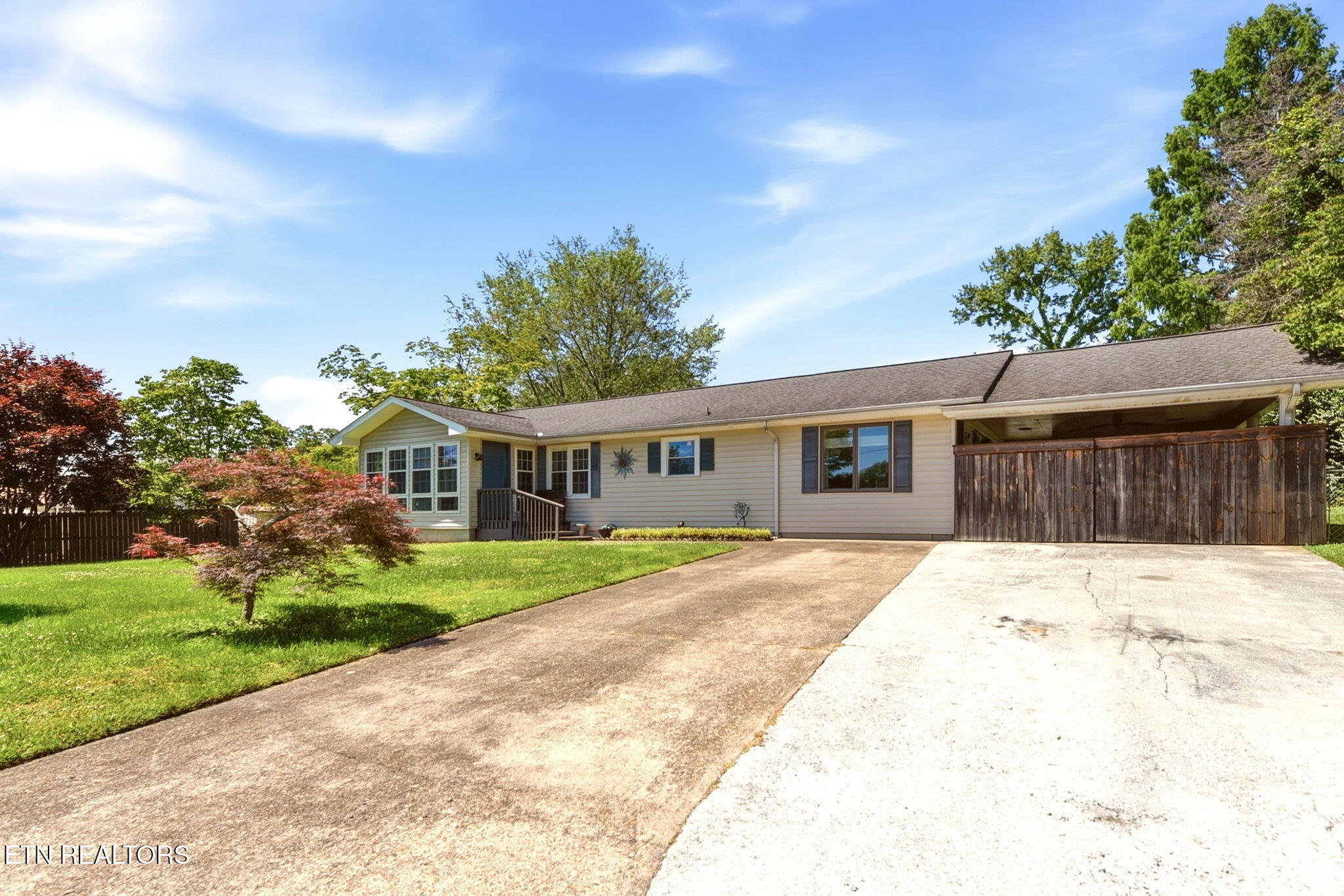 109 Washburn Circle Oak Ridge, TN 37830 - Photo 3 of 53 3-web-or-mls-DSC_7425