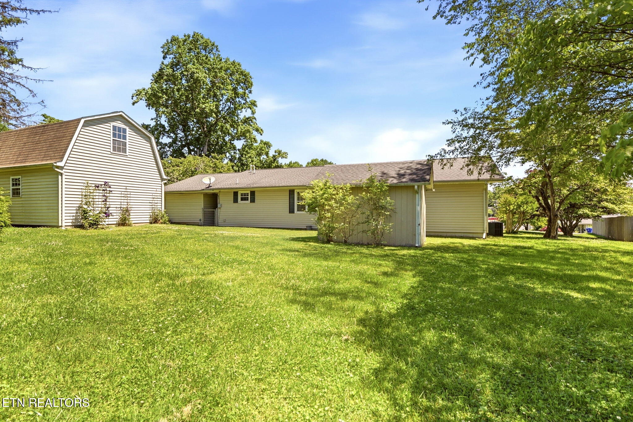 109 Washburn Circle Oak Ridge, TN 37830 - Photo 41 of 53 41-web-or-mls-DSC_7542