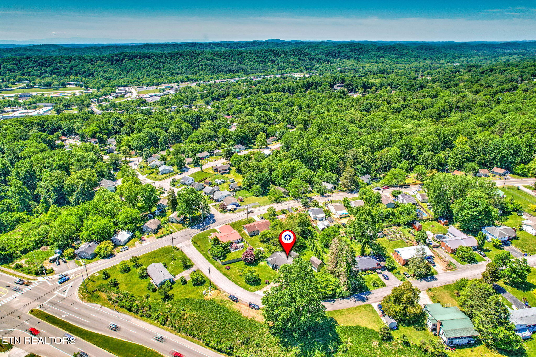 109 Washburn Circle Oak Ridge, TN 37830 - Photo 52 of 53 52-web-or-mls-DJI_0938_39_40