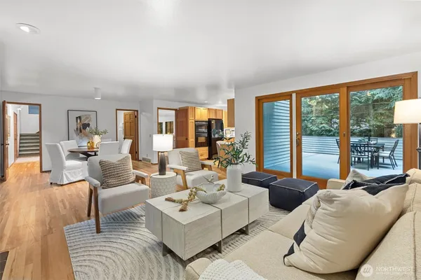 $2,095,000 | 13619 Northeast 28th Street, Bellevue, WA 98005