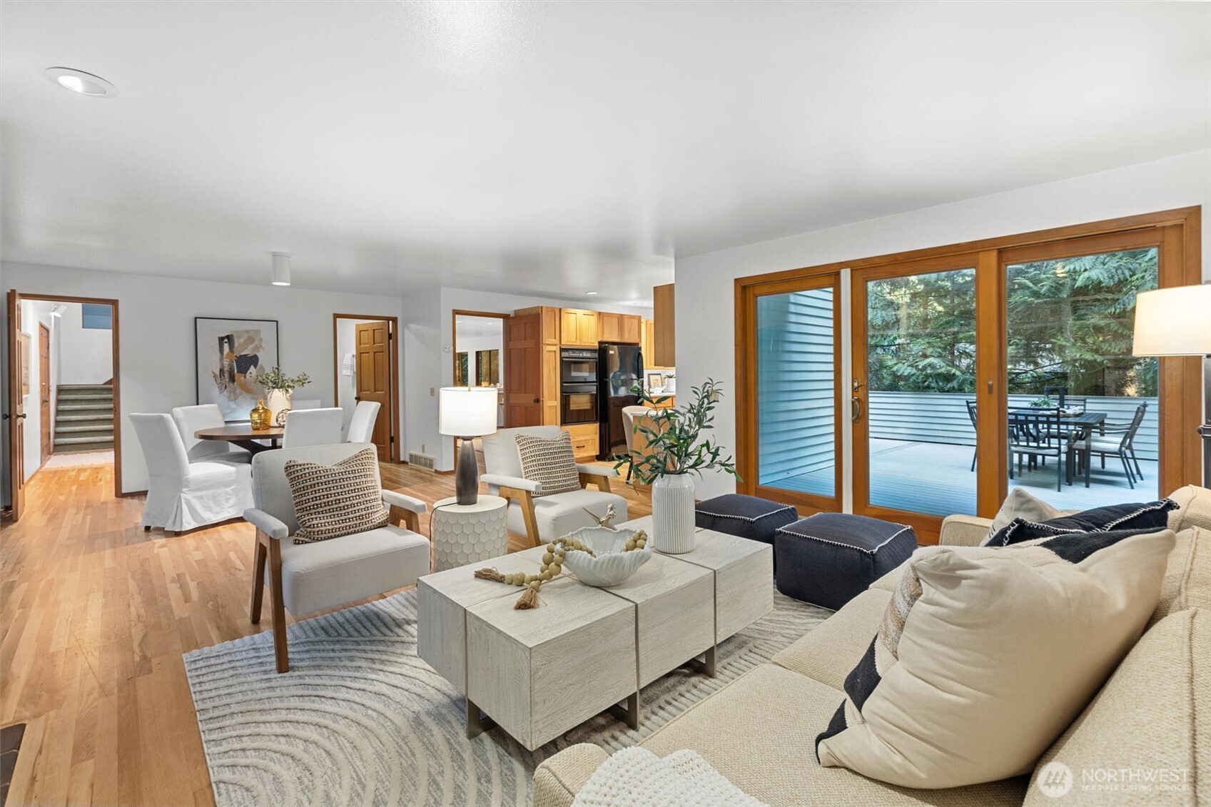13619 Northeast 28th Street Bellevue, WA 98005 - Photo 16 of 35