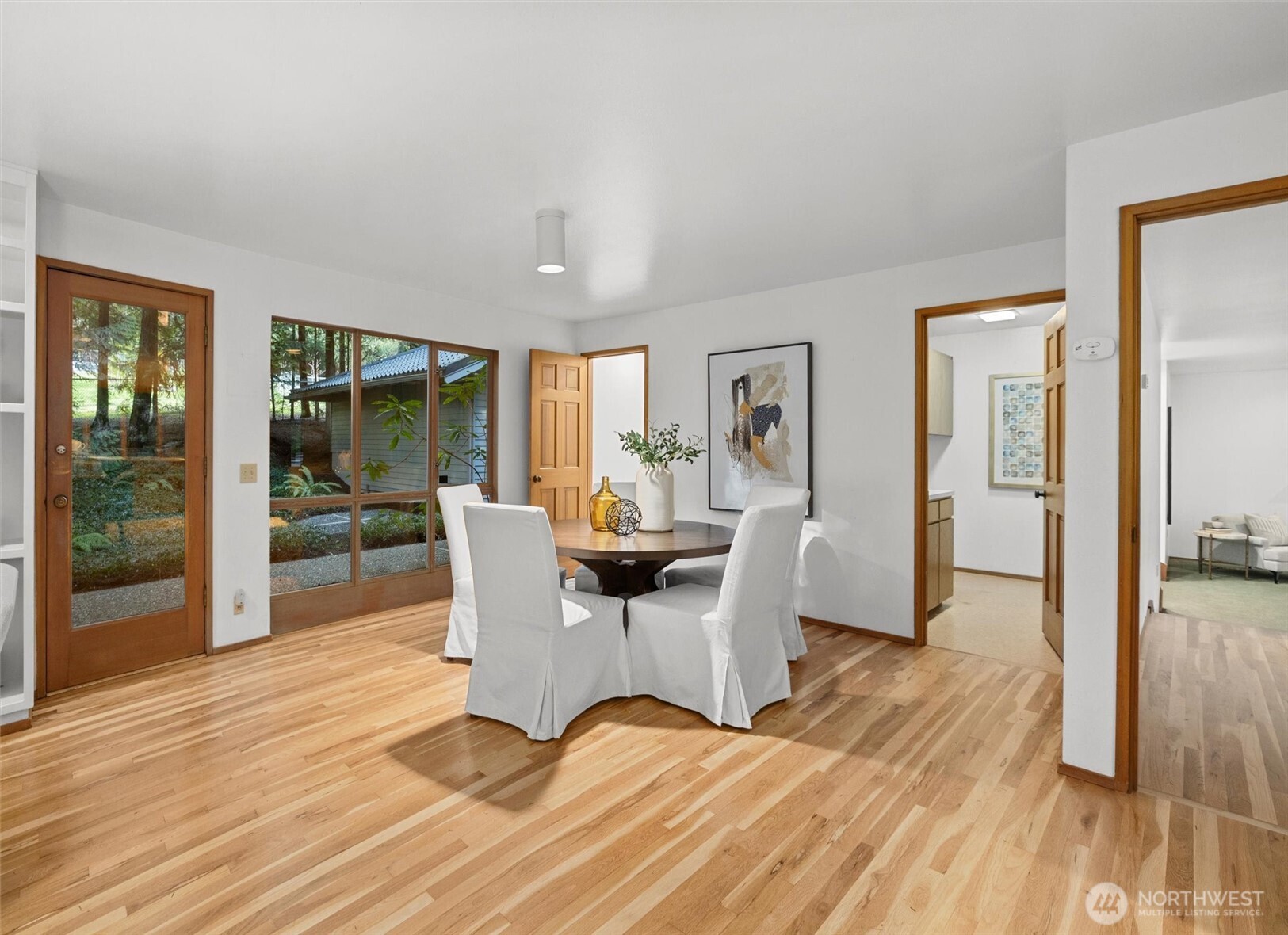 13619 Northeast 28th Street Bellevue, WA 98005 - Photo 17 of 35