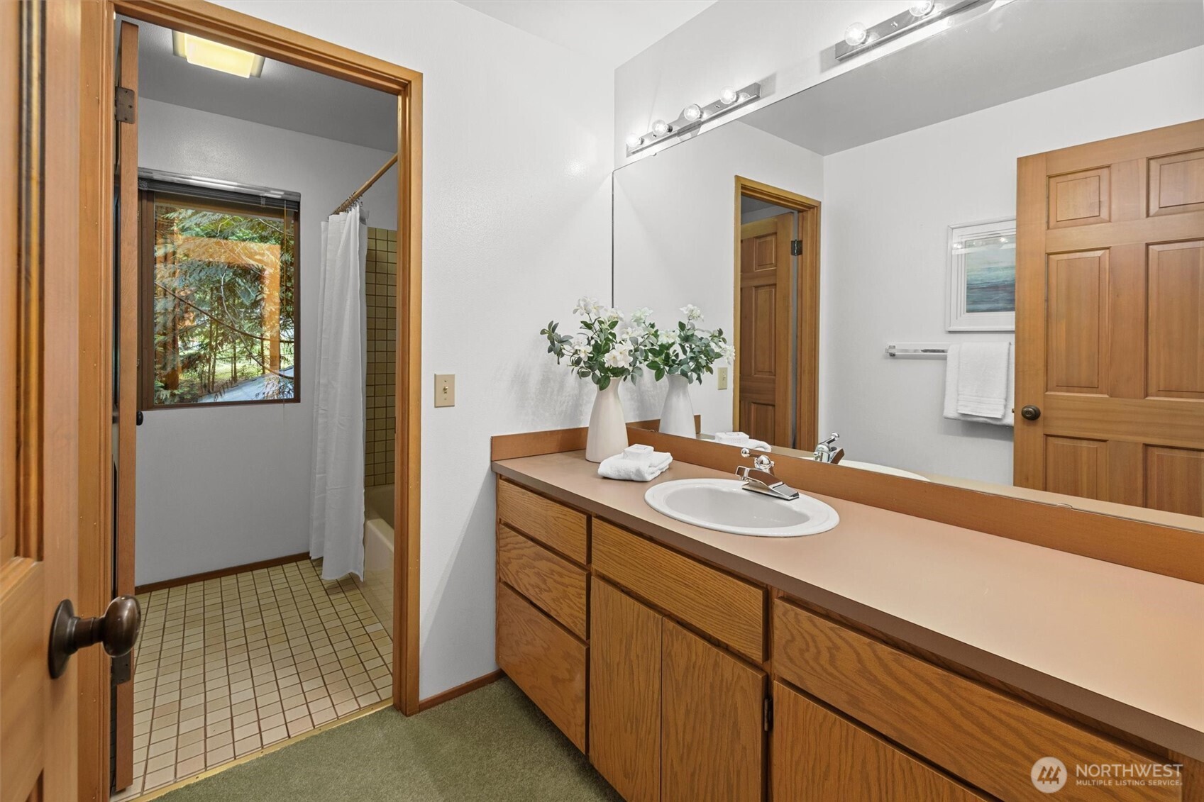 13619 Northeast 28th Street Bellevue, WA 98005 - Photo 28 of 35