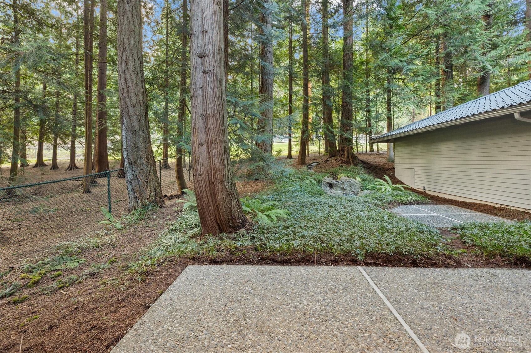 13619 Northeast 28th Street Bellevue, WA 98005 - Photo 34 of 35