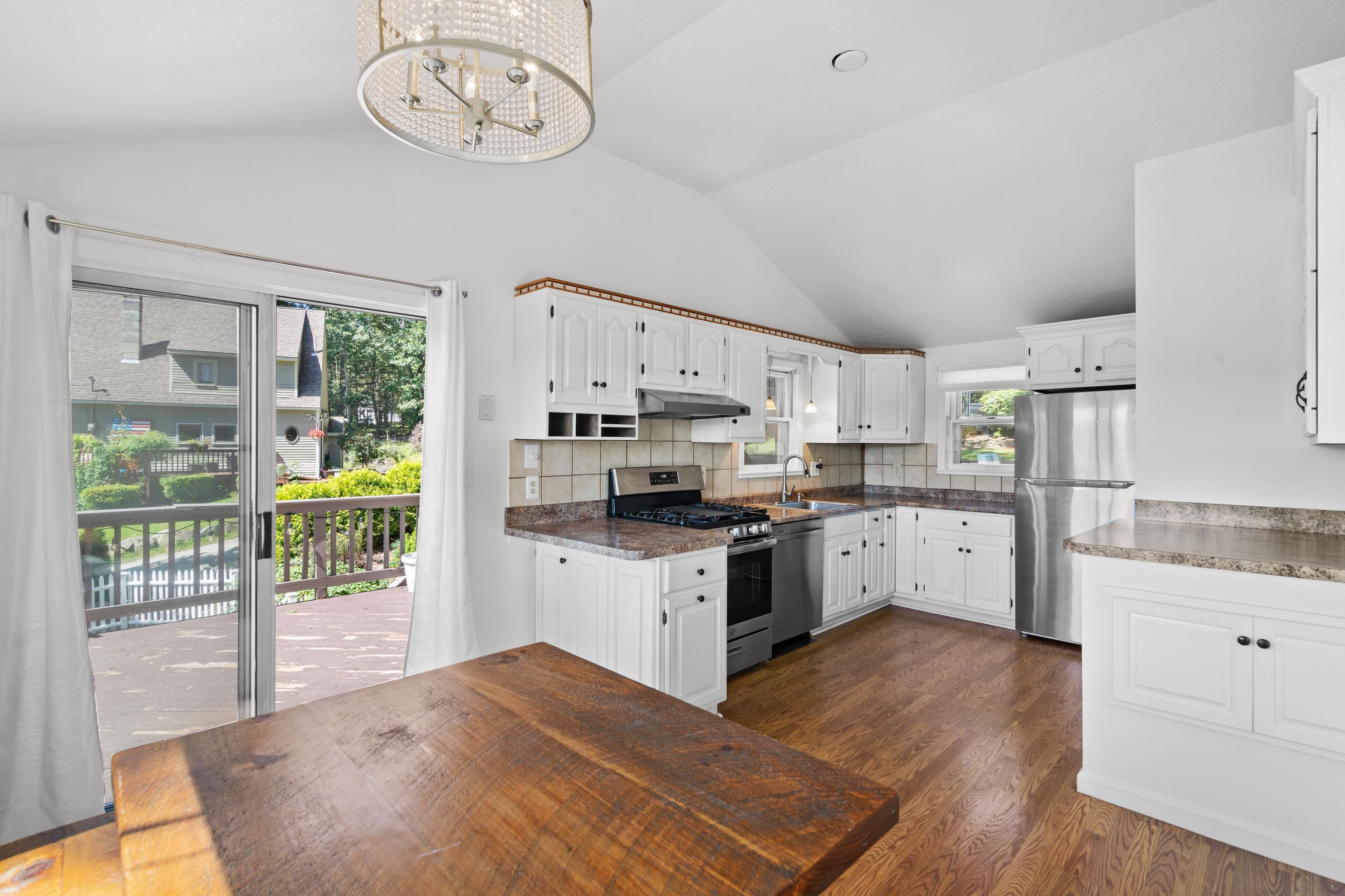 2 Fox Street Windham, NH 03087 - Photo 4 of 39