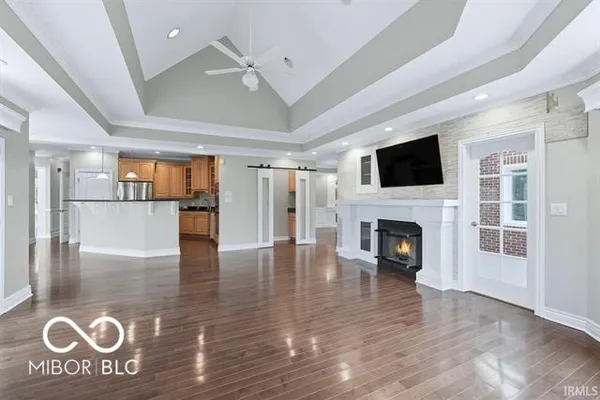 $695,000 | 7105 West St Andrews Avenue, Yorktown, IN 47396