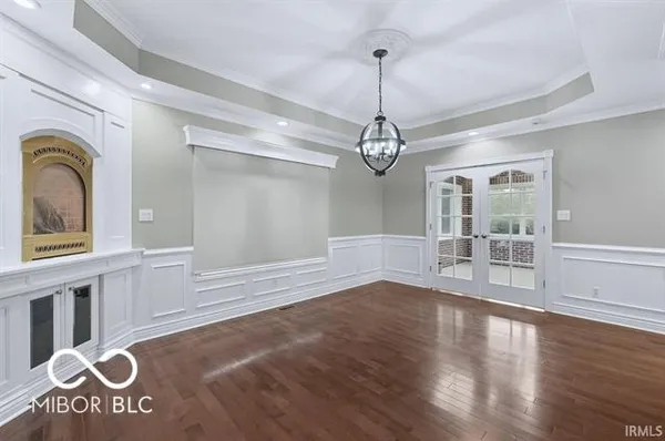 $695,000 | 7105 West St Andrews Avenue, Yorktown, IN 47396