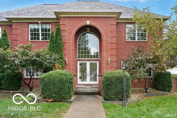 $695,000 | 7105 West St Andrews Avenue, Yorktown, IN 47396