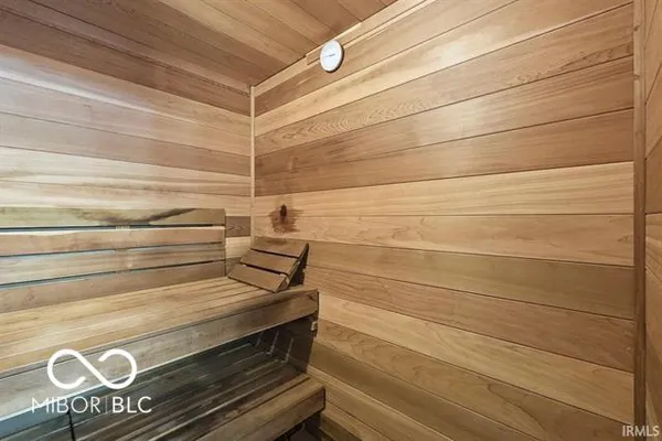 $695,000 | 7105 West St Andrews Avenue, Yorktown, IN 47396